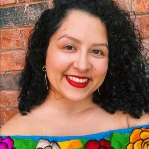 Meet your Posher, Carolina